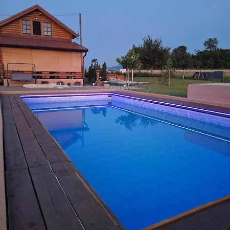 Brvnara Luni Дом отдыха Крушевац