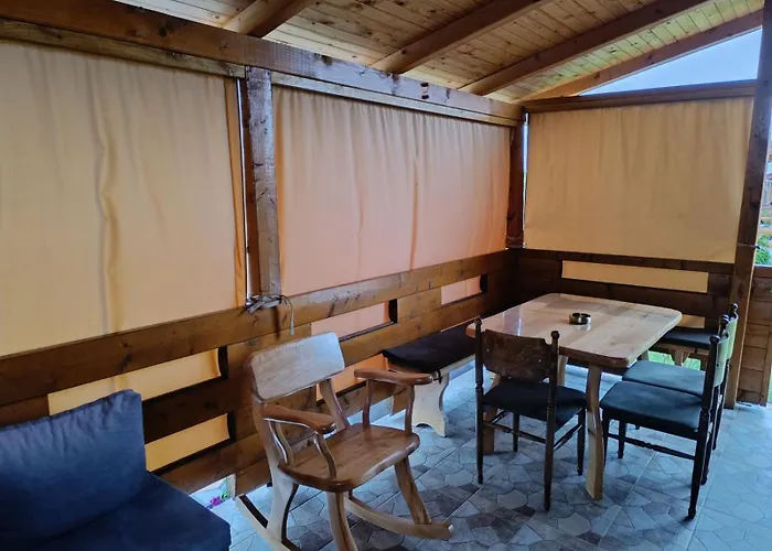 Brvnara Luni 펜션 쿠르셰바츠