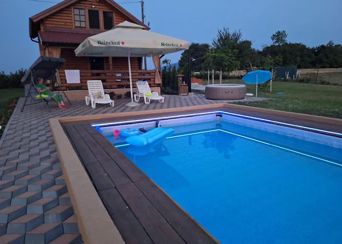 Brvnara Luni 쿠르셰바츠